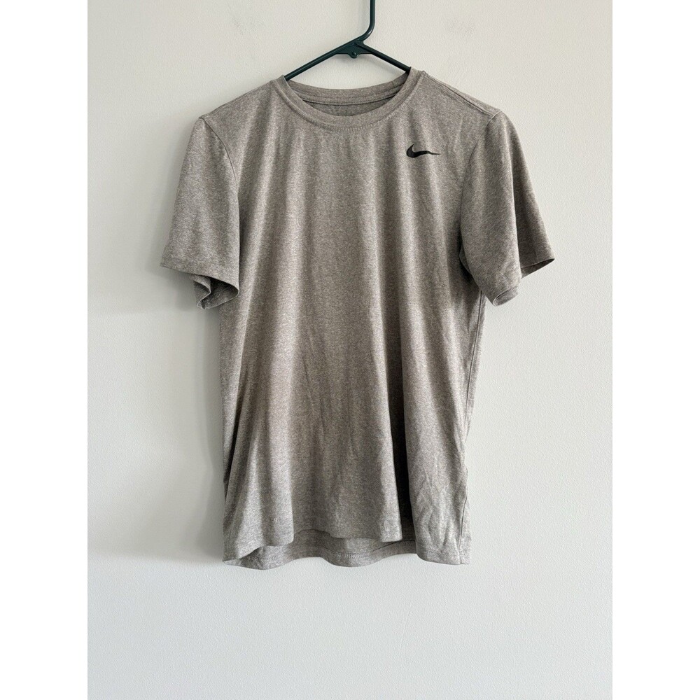 Nike Dri Fit T Shirt The Nike Tee  Mens Medium Gray Athletic Performance Gym
